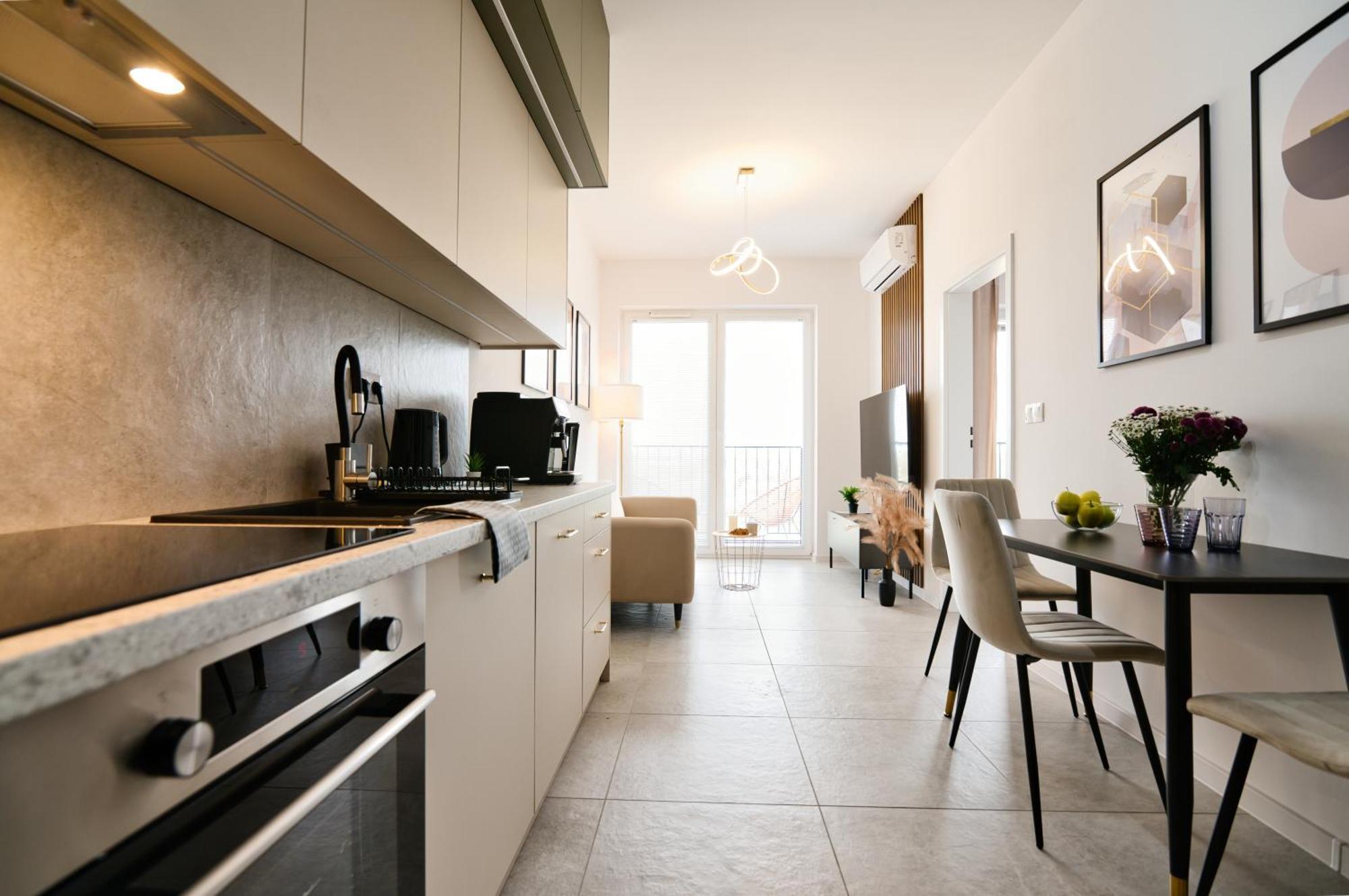 Sunset 79 By Housine Apartment Zator